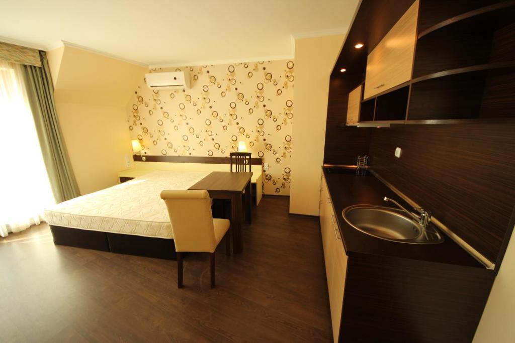 Menada Apartments In Grand Hotel Sveti Vlas Room photo